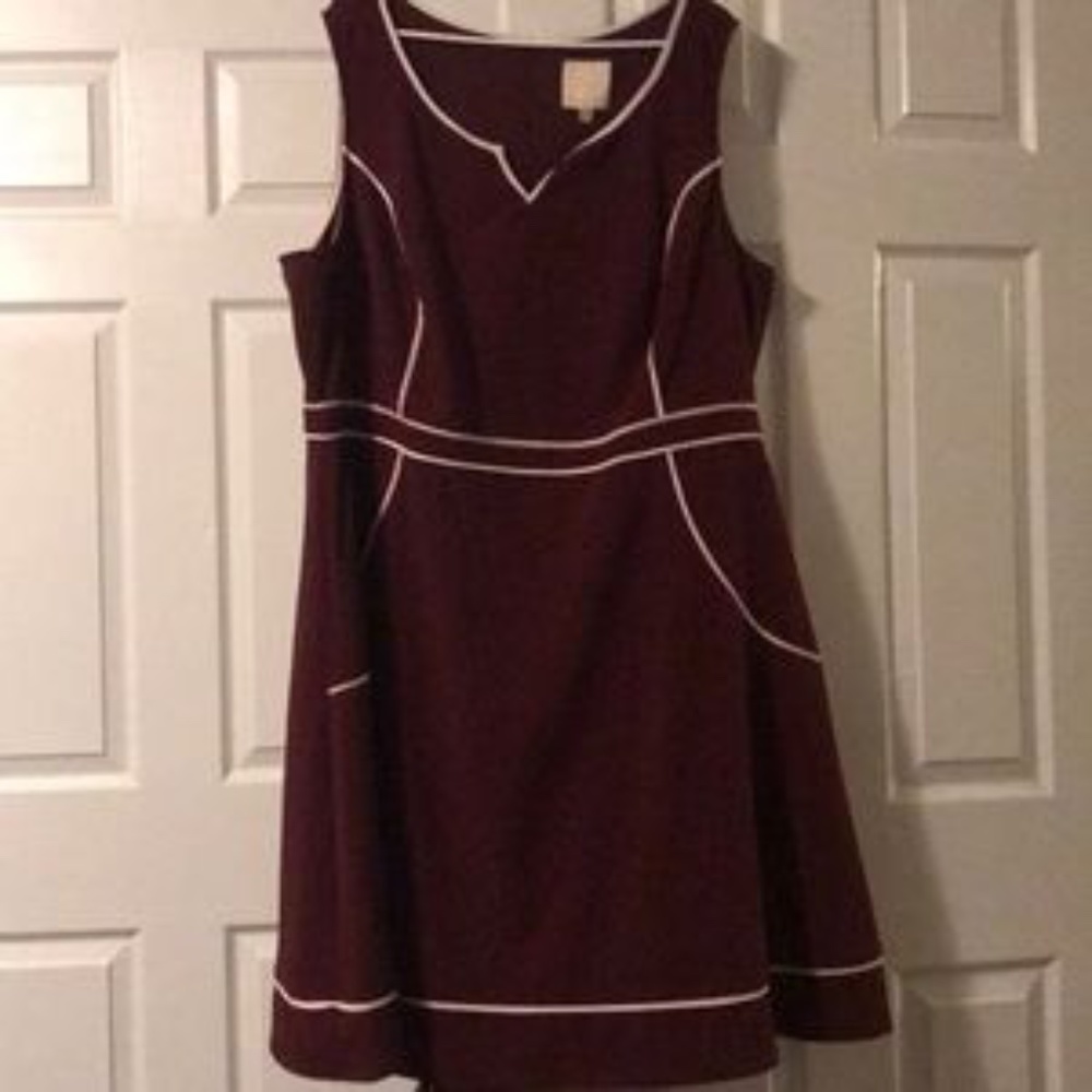Modcloth Dress. Maroon color sz 3x